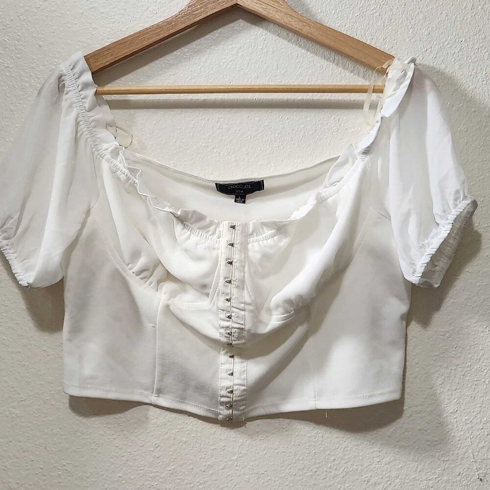 Chocolate USA Large White Puffy Sleeve Crop Top